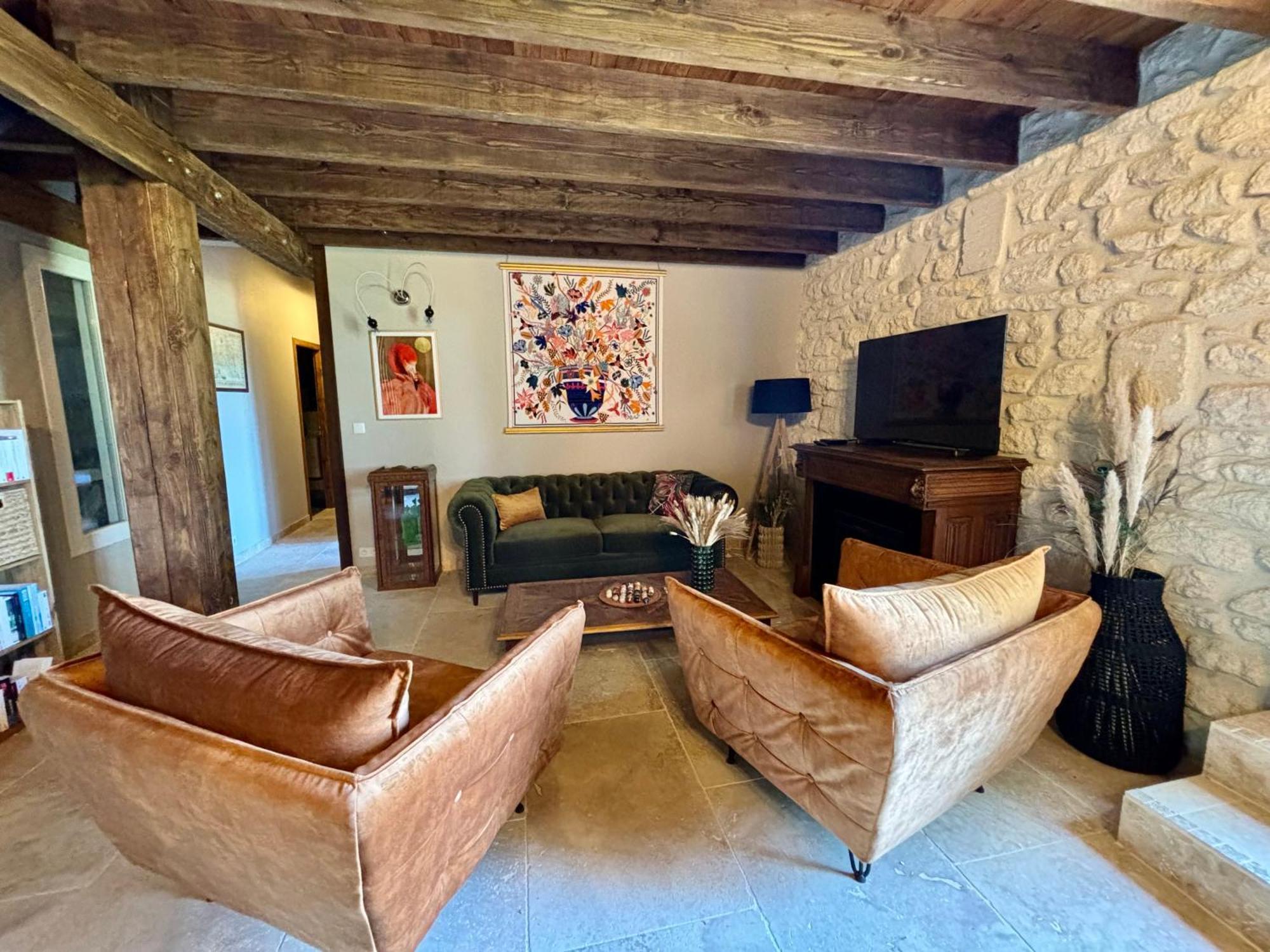 La Cave De Grand Cabane Fourques  Exterior photo